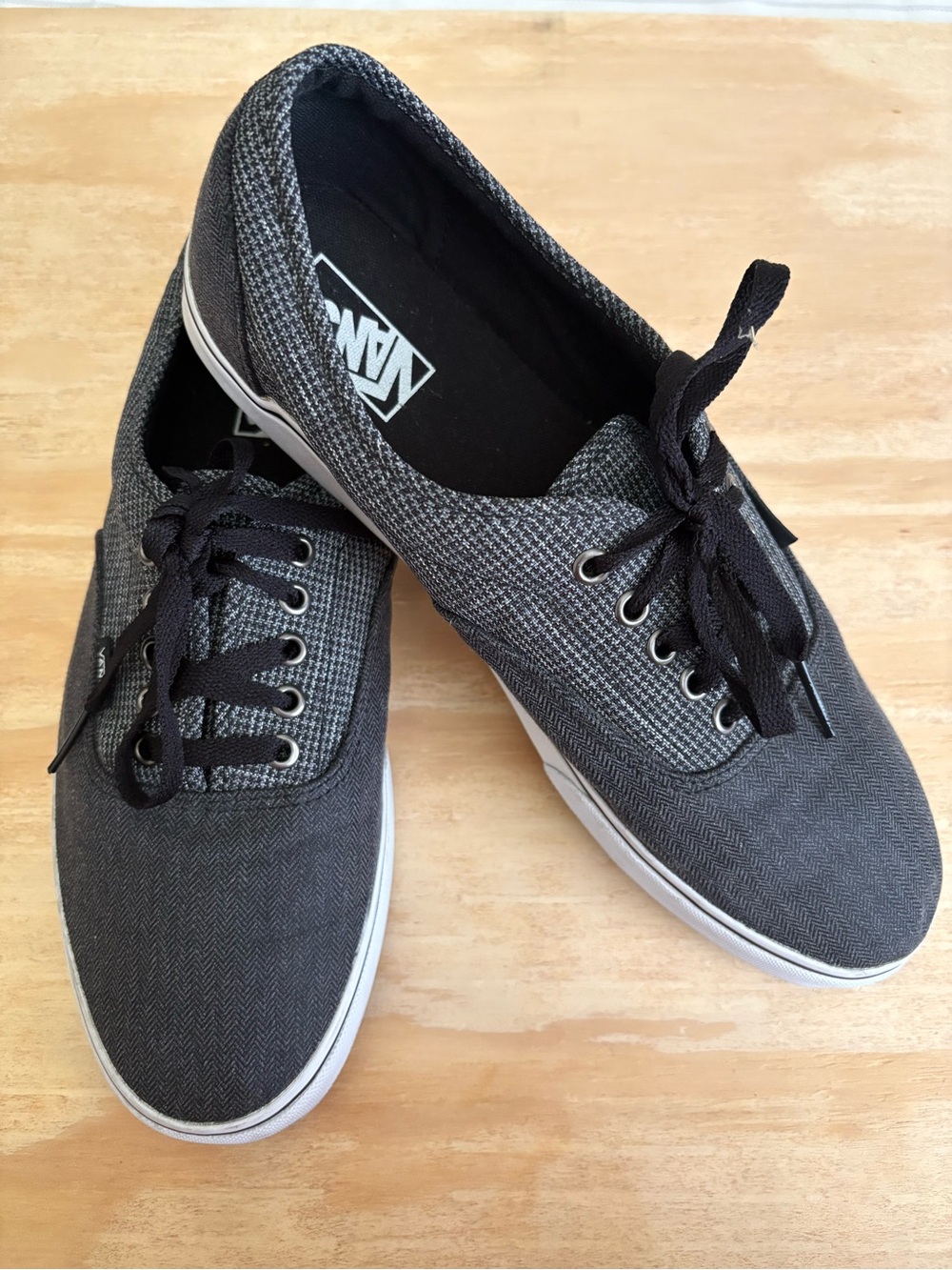 Vans Men's Gray Low-Top Canvas Sneakers